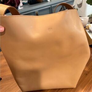 Madewell Essential Bucket Tote